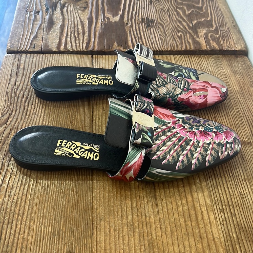 Salvatore Briza Leather Flat mules slides sandals size 10